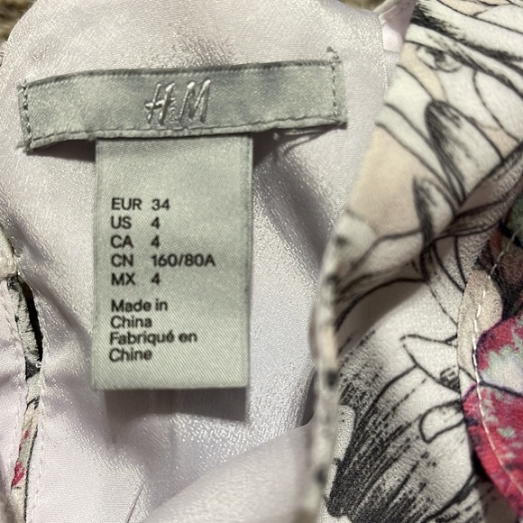 H&M Floral Sleeveless Dress Side Slit to knee Sheer Lined to mid thigh Size 4 - Picture 4 of 6